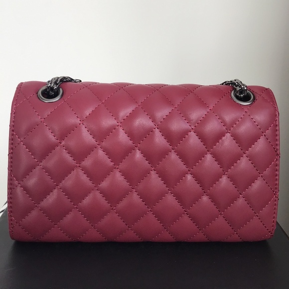 Fabulous dark red quilted fashion handbag with solid high end hardware - Picture 4 of 8